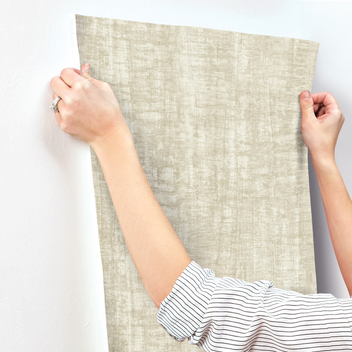 Monteverde Buff Wallpaper (56 SqFt)