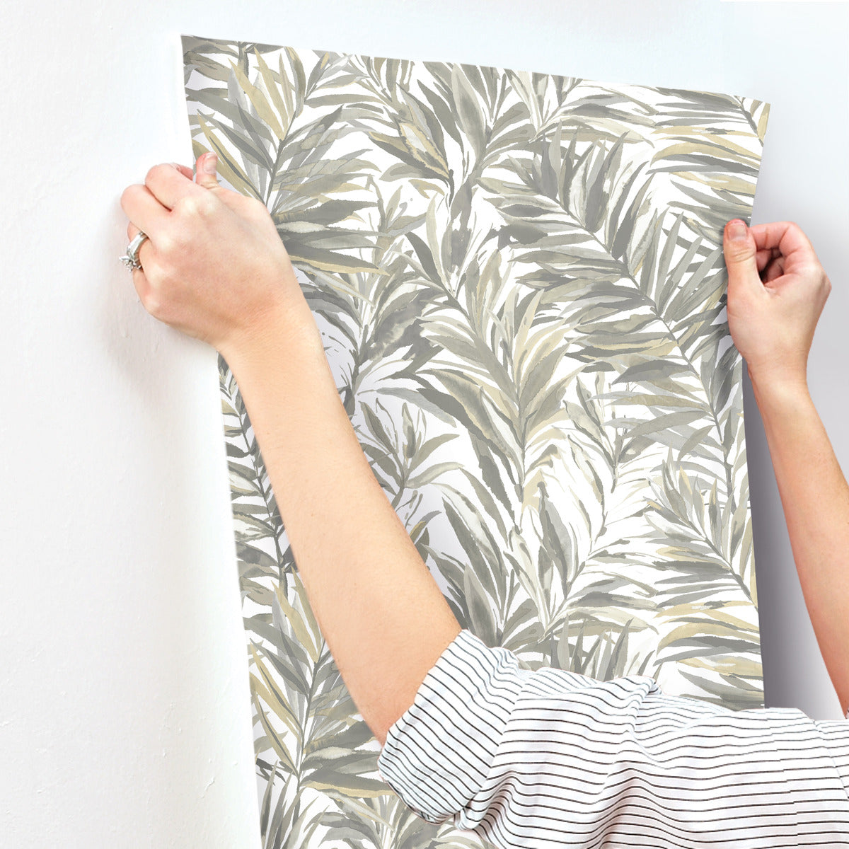 Swaying Palms Neutral Wallpaper (60 SqFt)